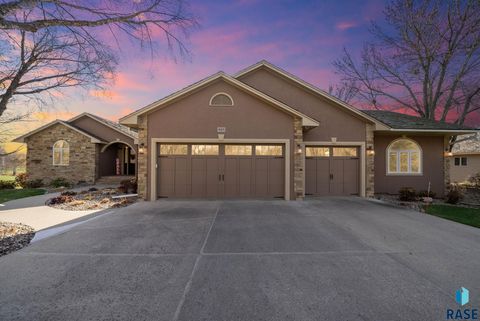 Photo of 905 Ralph Rogers Rd, Sioux Falls, SD 57108 (MLS # 22508800)