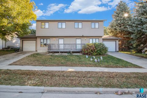 Photo of 2204 & 2206 S Holt Ave Avenue, Sioux Falls, SD 57103 (MLS # 22508188)