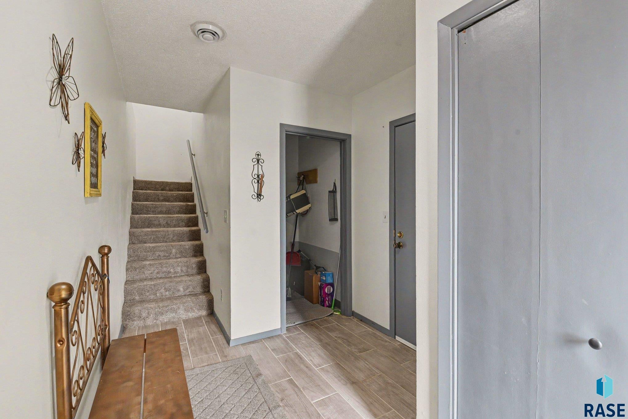1908 S Southeastern Ave