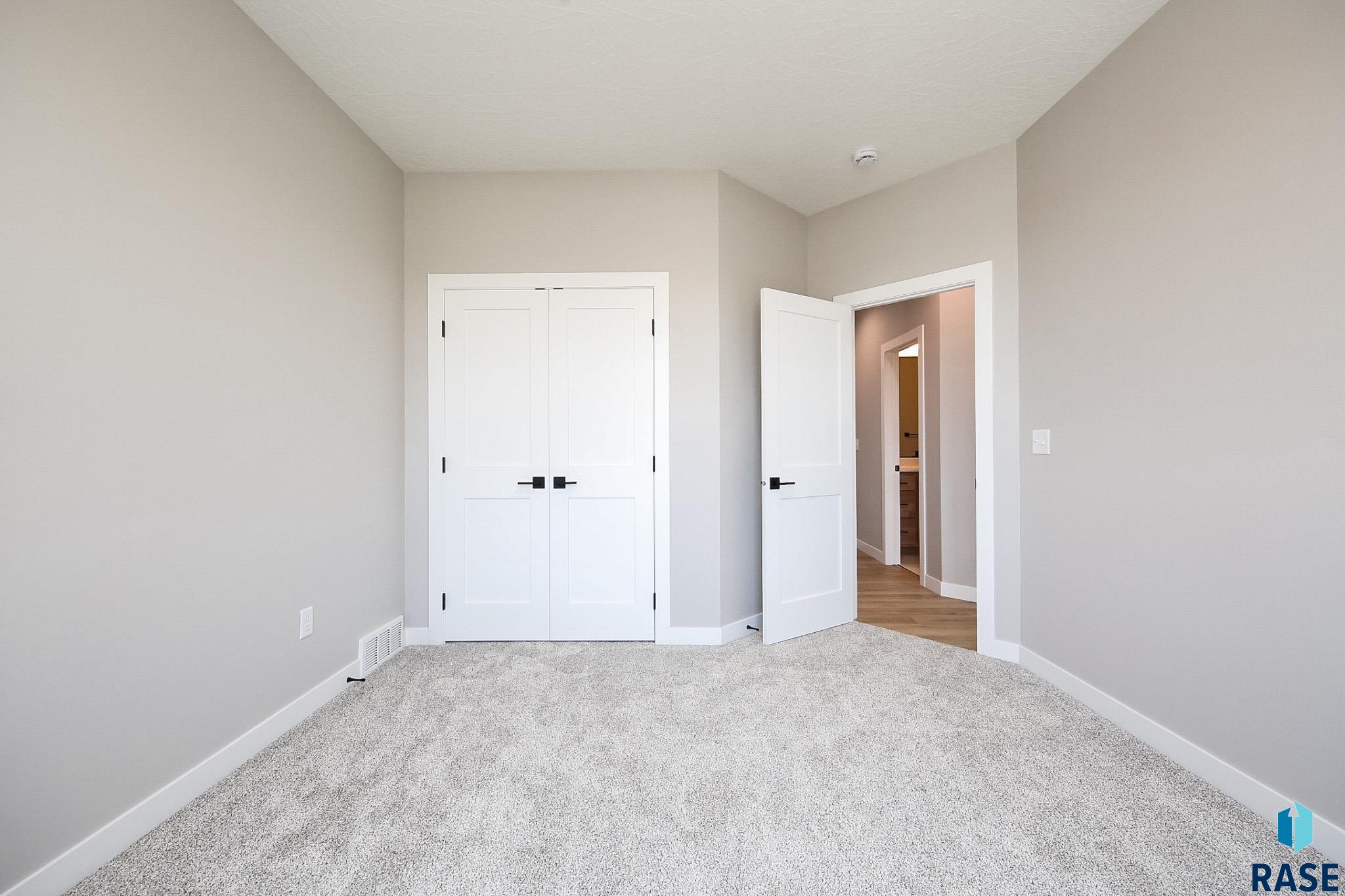 Tea, South Dakota 57064, United States, 3 Bedrooms Bedrooms, ,2 BathroomsBathrooms,Residential,Active,171666