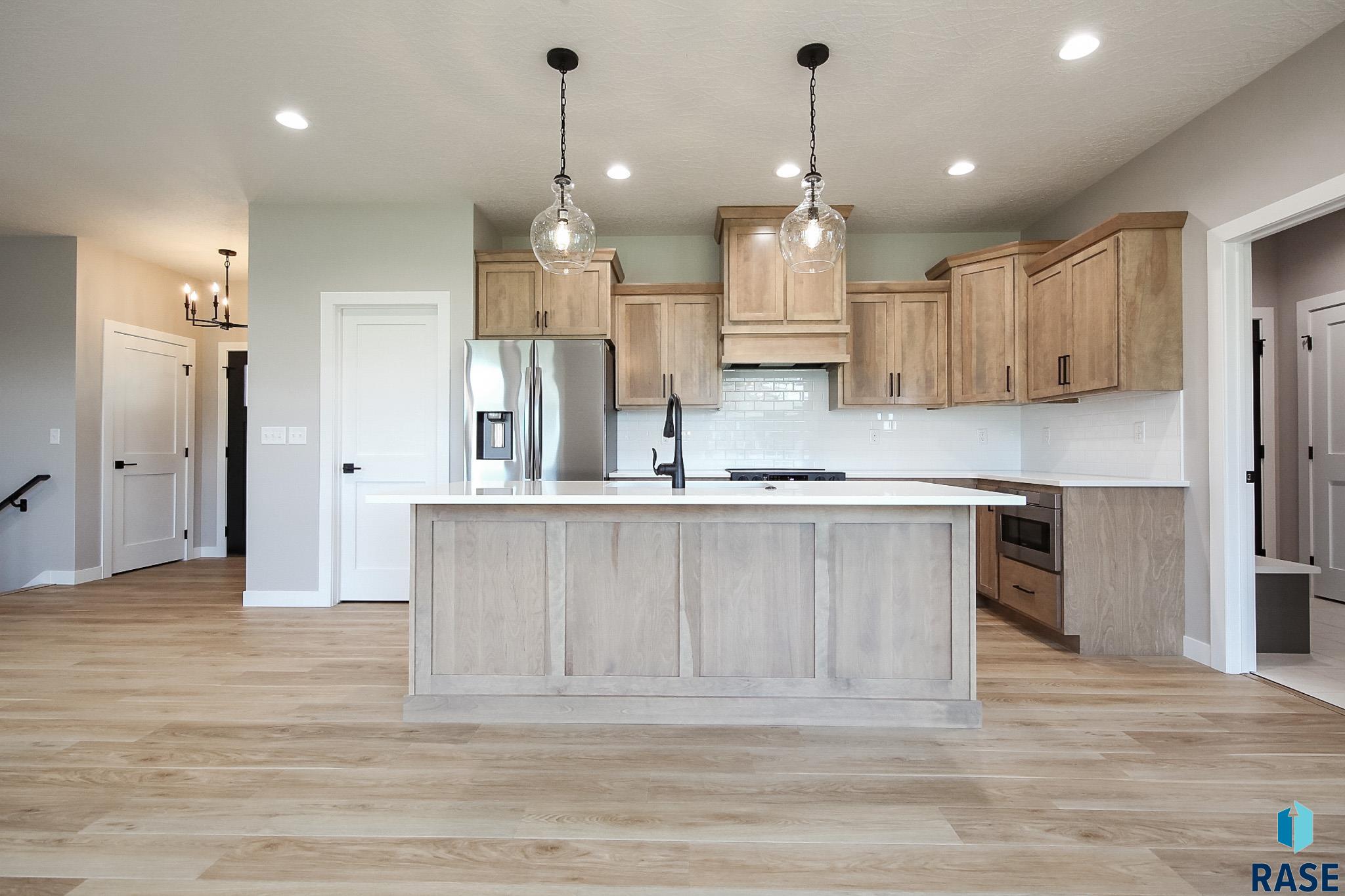 Tea, South Dakota 57064, United States, 3 Bedrooms Bedrooms, ,2 BathroomsBathrooms,Residential,Active,171666