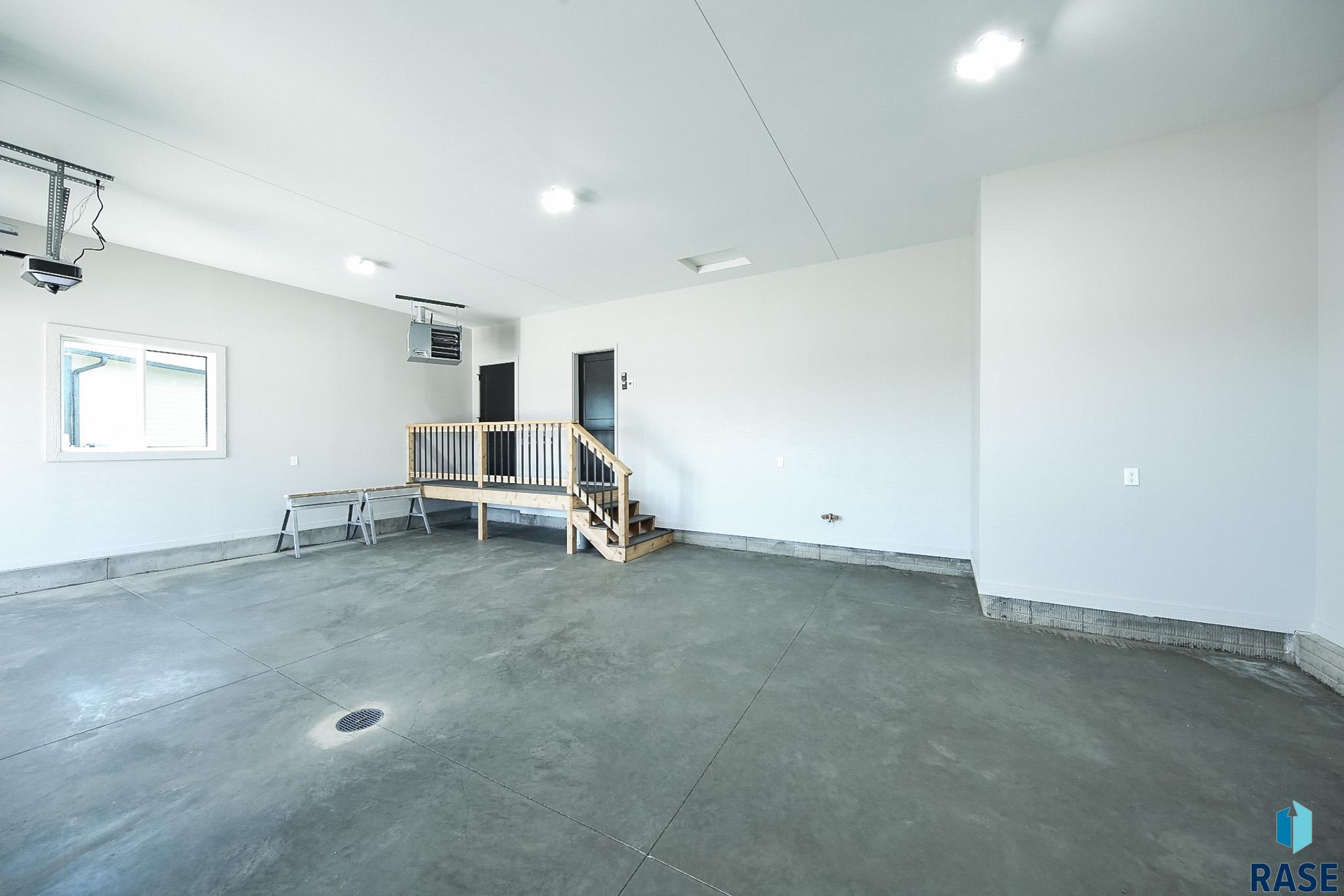 Tea, South Dakota 57064, United States, 3 Bedrooms Bedrooms, ,2 BathroomsBathrooms,Residential,Active,171666