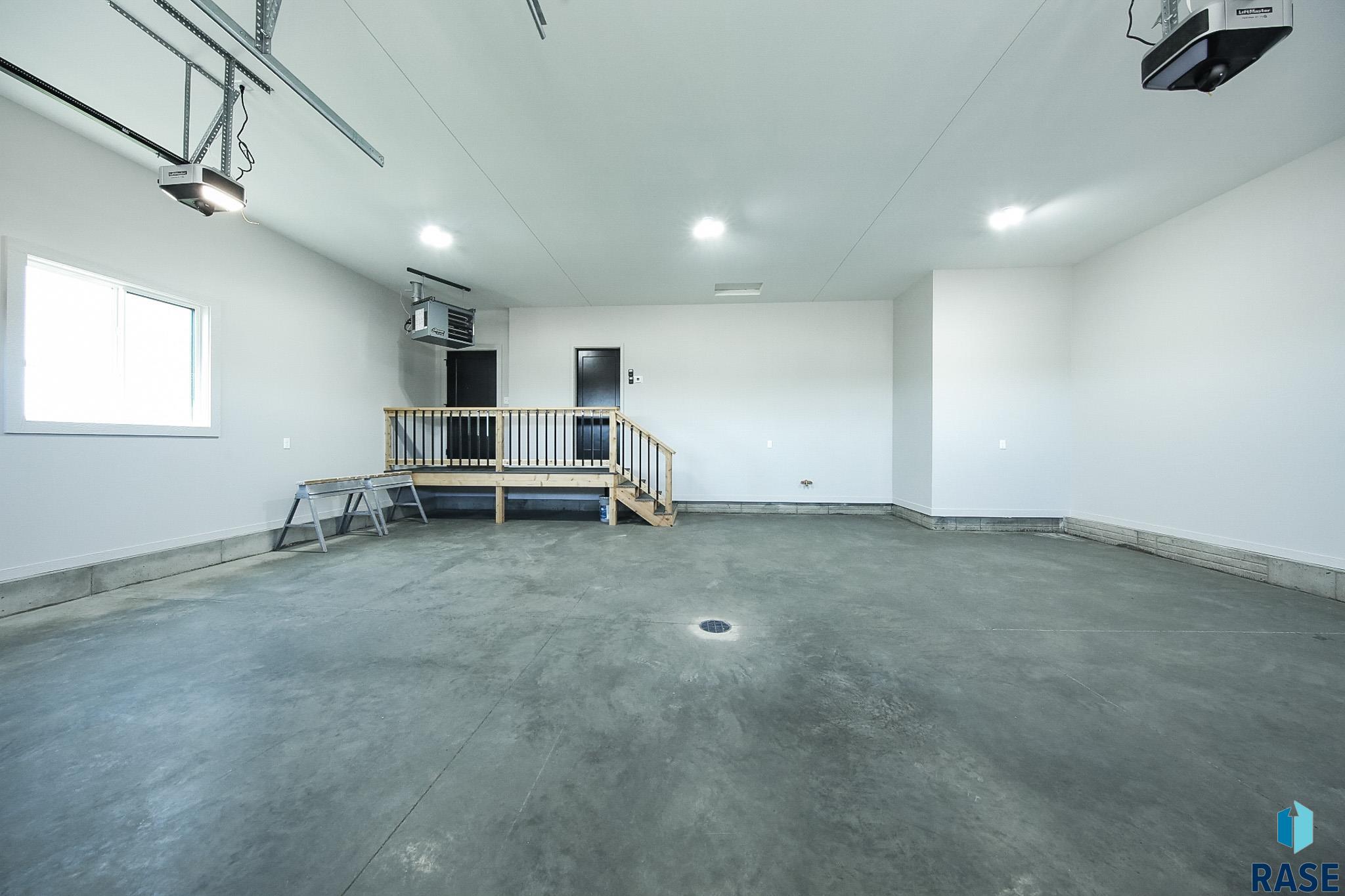 Tea, South Dakota 57064, United States, 3 Bedrooms Bedrooms, ,2 BathroomsBathrooms,Residential,Active,171666