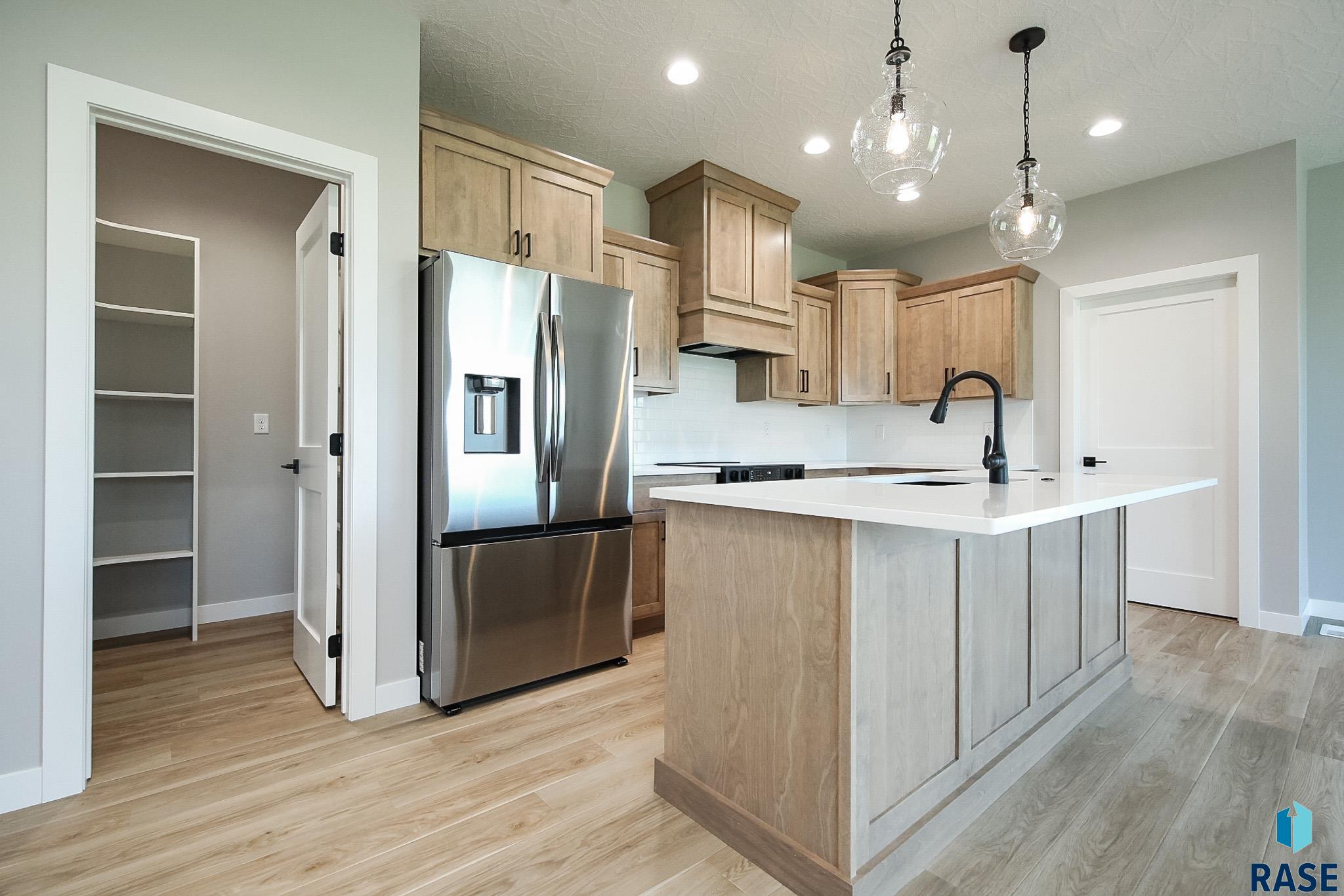 Tea, South Dakota 57064, United States, 3 Bedrooms Bedrooms, ,2 BathroomsBathrooms,Residential,Active,171666