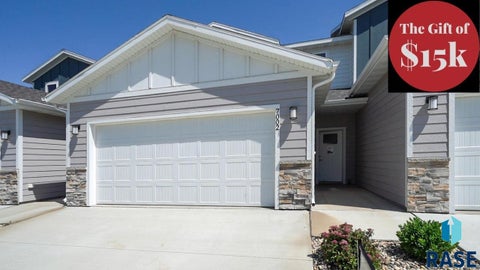 Townhouse For Sale - 7002 E Brooks Edge Place<br/> Sioux Falls, SD 57110