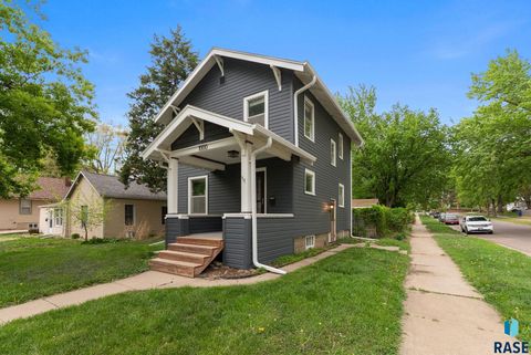 Photo of 1000 5th St, Sioux Falls, SD 57104 (MLS # 22603454)