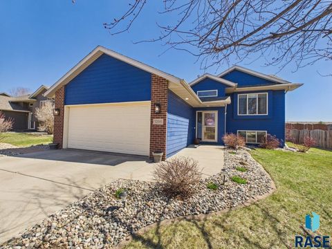 Photo of 5200 S Arden Ave, Sioux Falls, SD 57108 (MLS # 22602532)