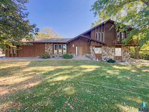 Homes For Sale - 902 N Broadway Avenue<br/> Marion, SD 57043