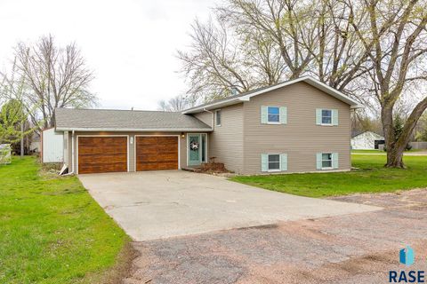 Homes For Sale - 1141 Vermillion Street<br/> Centerville, SD 57014