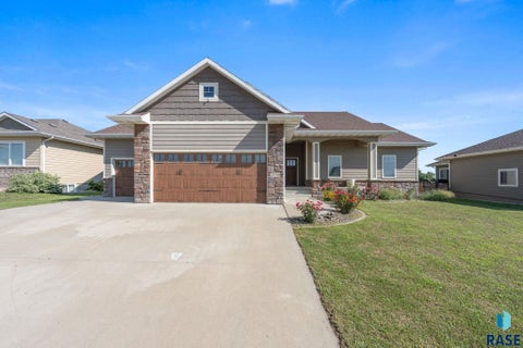Homes For Sale - 2700 E Palmer Street<br/> Brandon, SD 57005