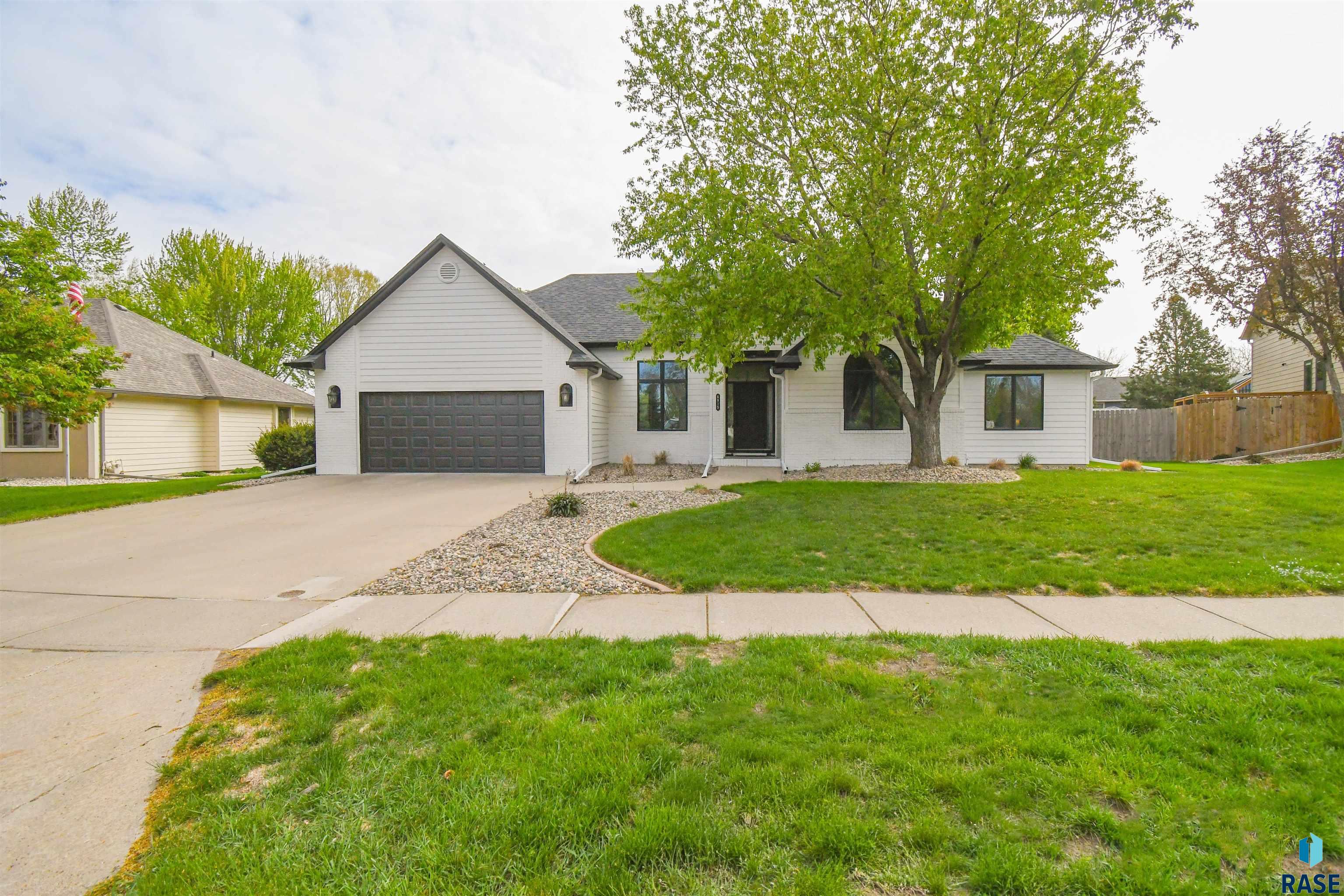 6915 W Westminster Dr