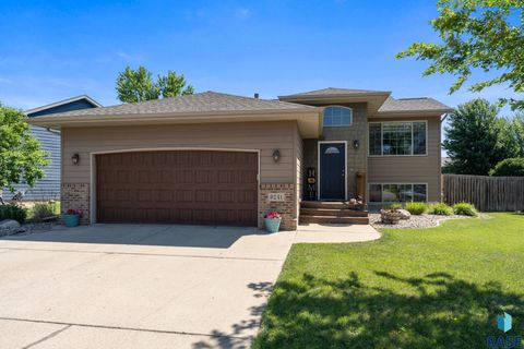 Homes For Sale - 9241 W Norma Trail<br/> Sioux Falls, SD 57106