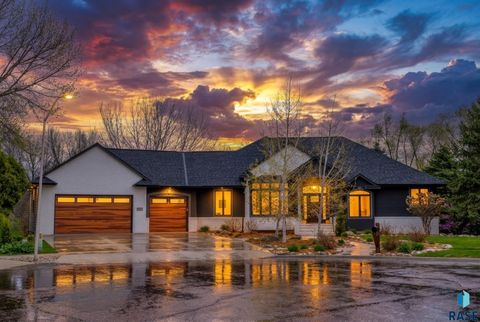Photo of 6004 S Prairie View Cir, Sioux Falls, SD 57108 (MLS # 22602991)