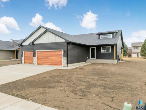 Condo For Sale - 1220 N Poplar Avenue<br/> Tea, SD 57064