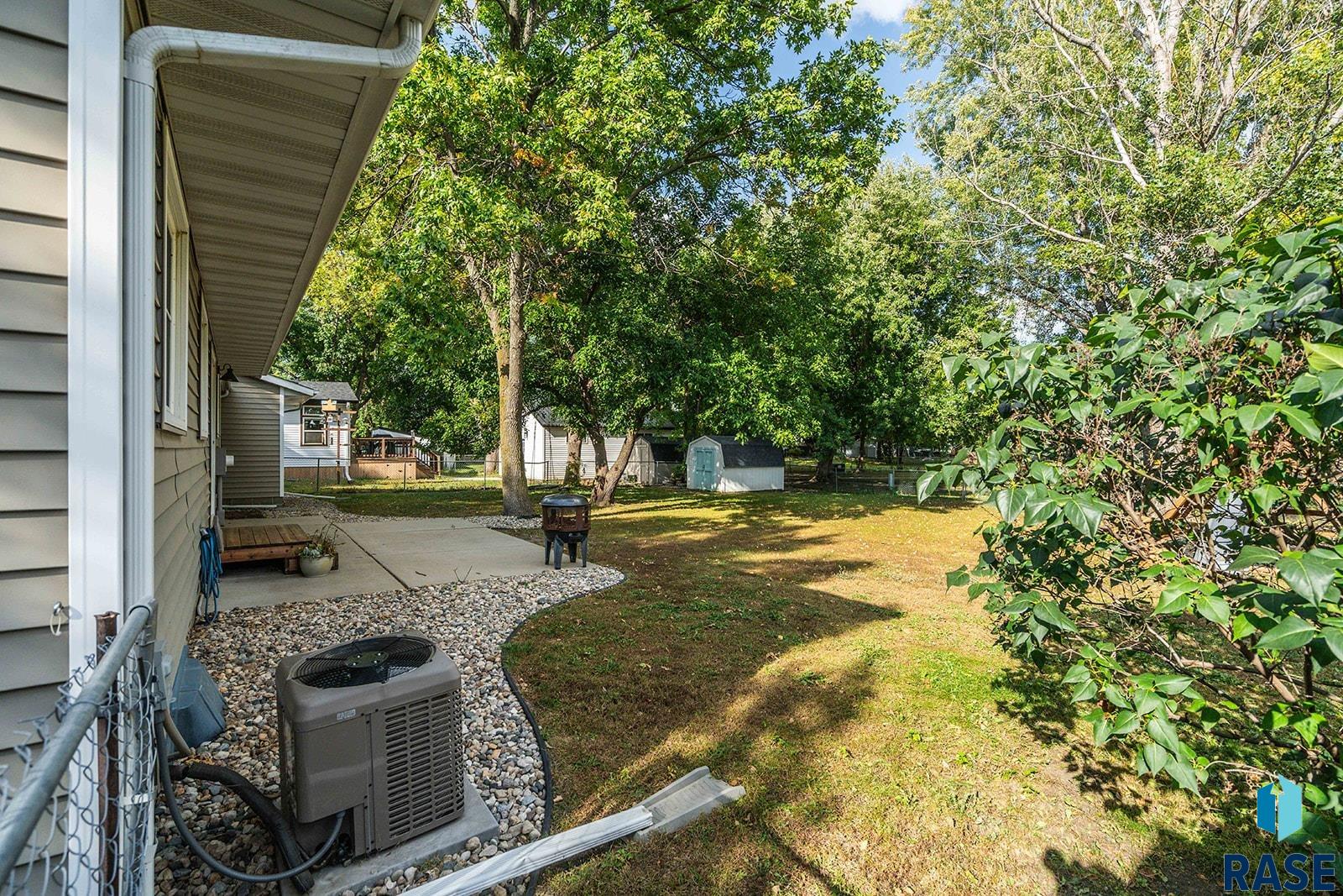 Sioux Falls, South Dakota 57106, United States, 4 Bedrooms Bedrooms, ,2 BathroomsBathrooms,Residential,Active,223174