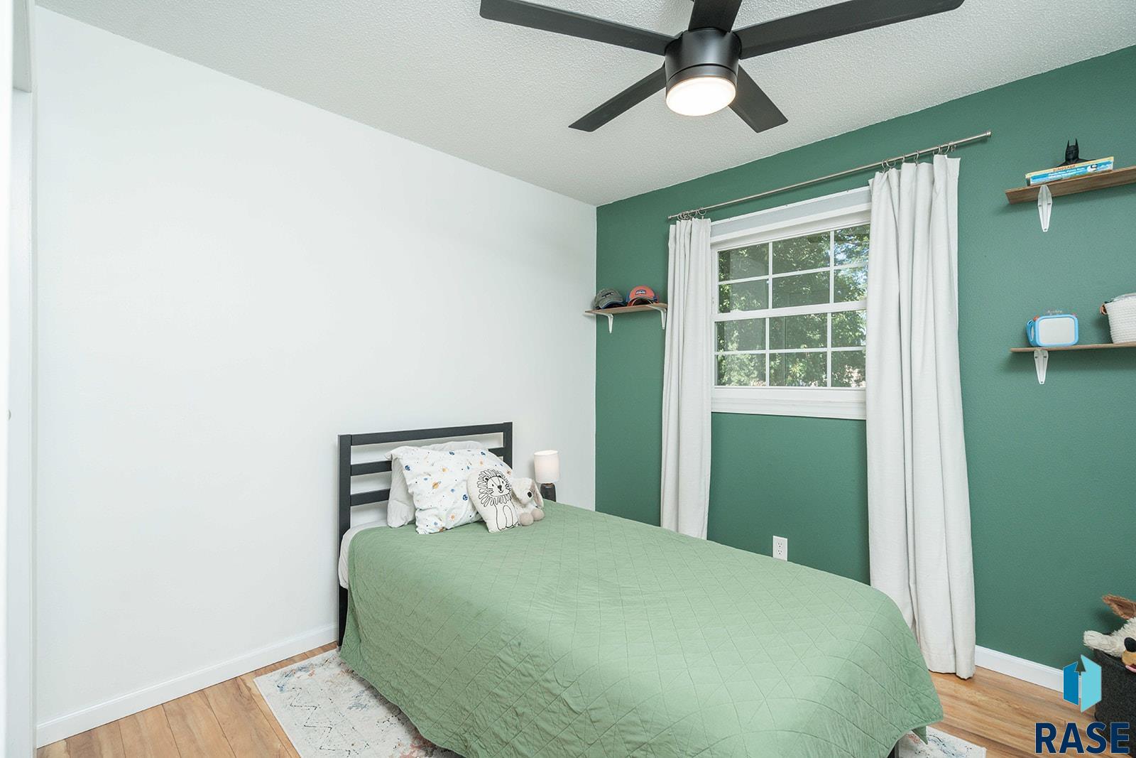 Sioux Falls, South Dakota 57106, United States, 4 Bedrooms Bedrooms, ,2 BathroomsBathrooms,Residential,Active,223174