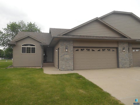 Homes For Sale - 3412 S Harmony Drive<br/> Sioux Falls, SD 57110