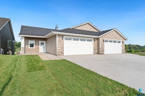 Photo of 1109 S Foss Ave, Sioux Falls, SD 57110 (MLS # 22603680)