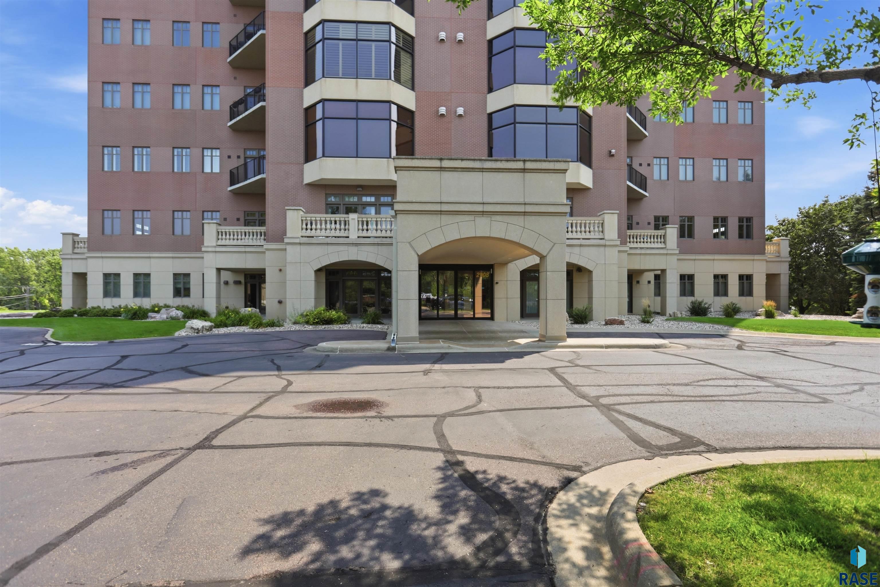2908 W 37th Cir