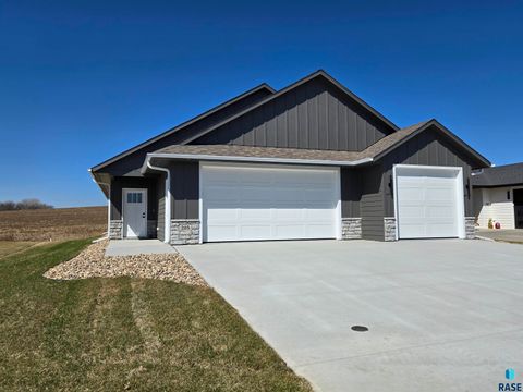 Photo of 205 N WILDCAT Dr, Sioux Falls, SD 57110 (MLS # 22602847)