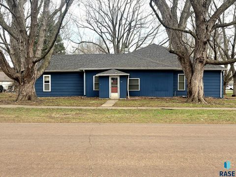 Photo of 707 Burns Pl, Hurley, SD 57036 (MLS # 22602538)