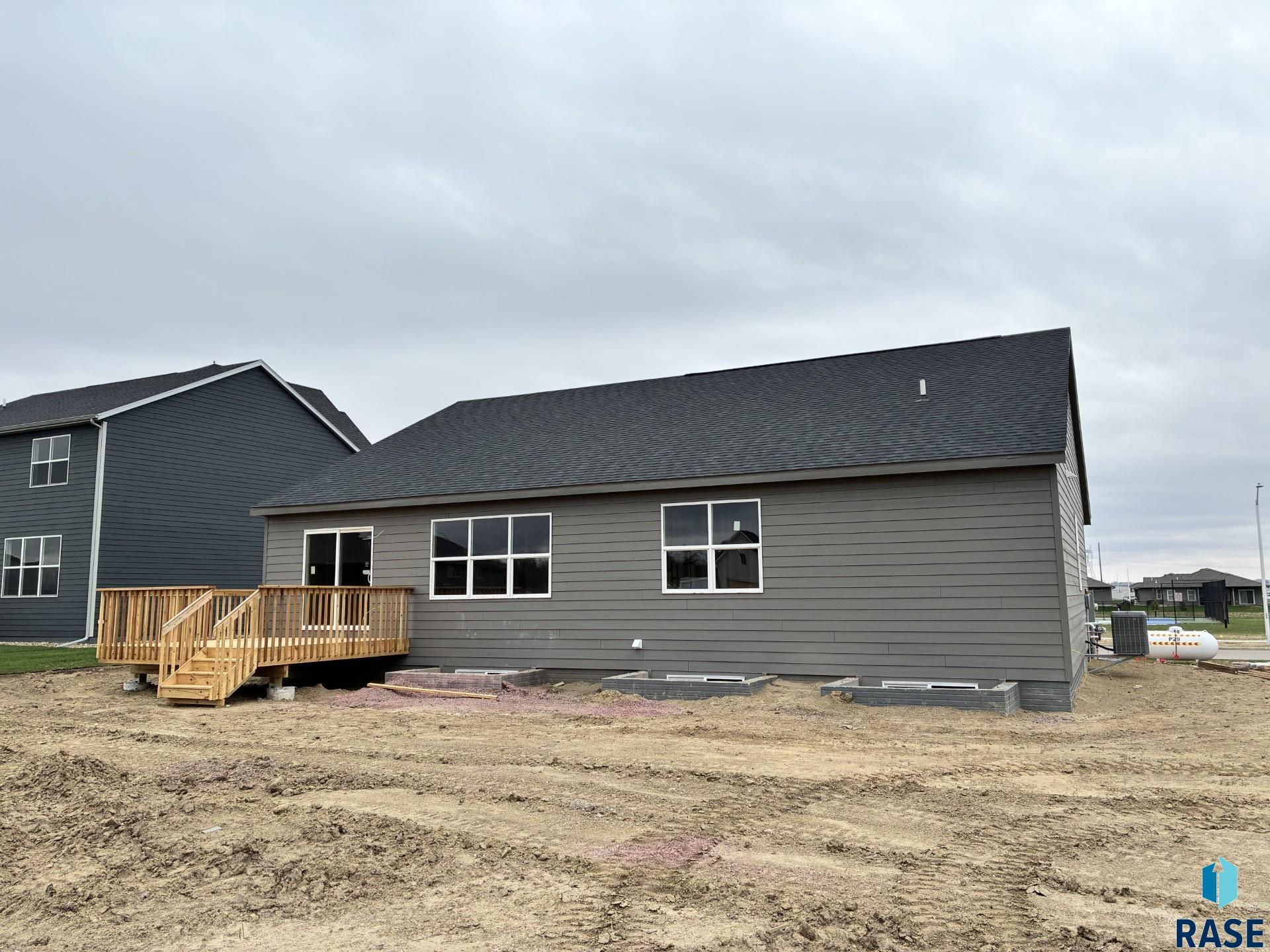 913 S Country Club Ave