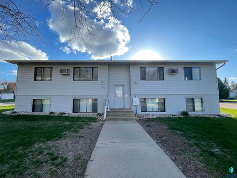 Photo of 3705 S Cathy Ave, Sioux Falls, SD 57106 (MLS # 22508740)