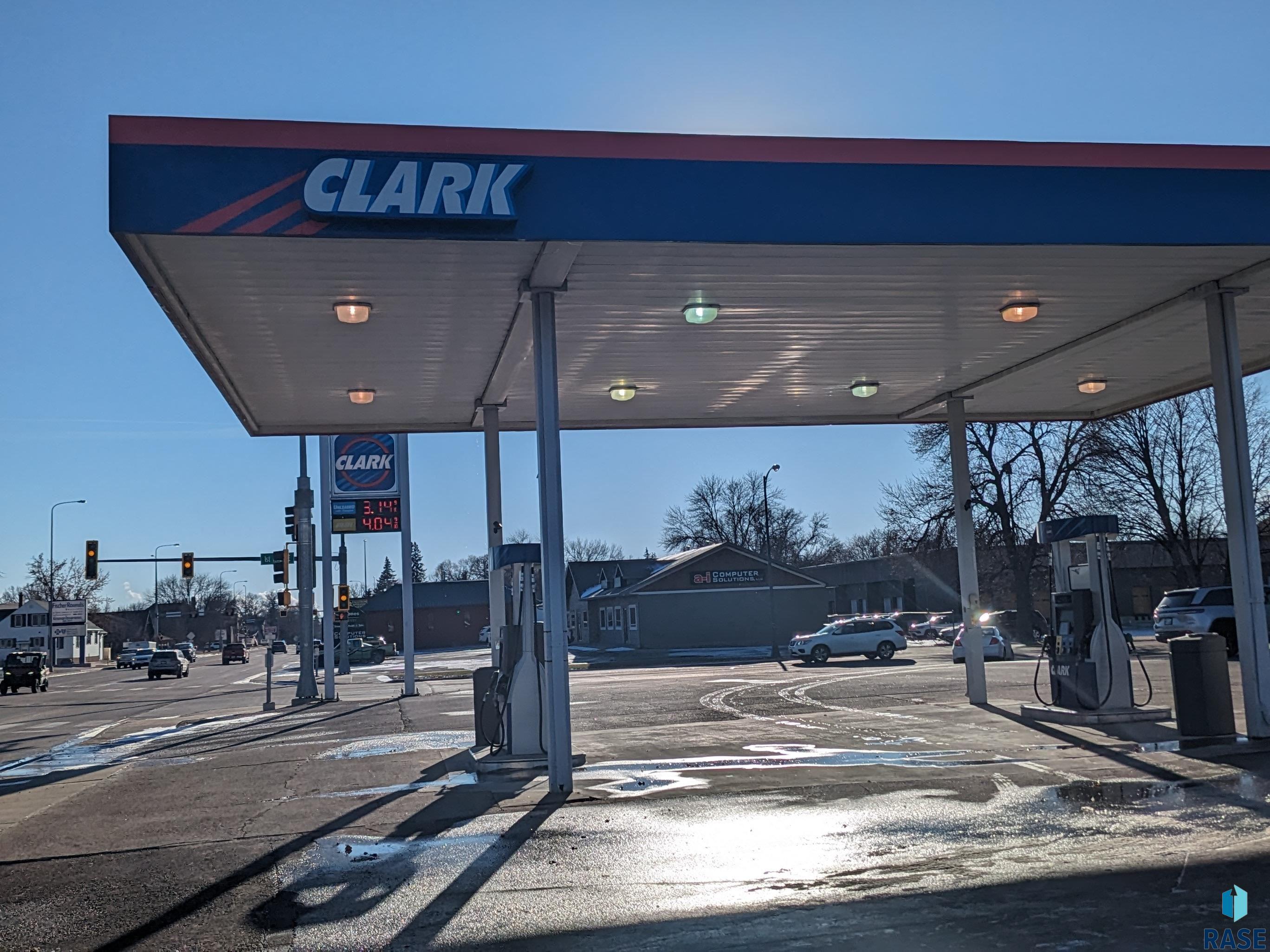 Photo 1 of 59 — 103 5th St, Watertown, SD 57201
