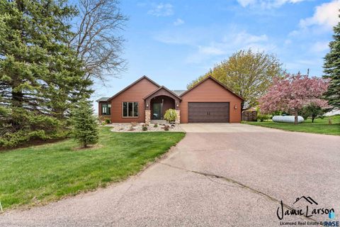 Photo of 47649 Surrell St, Sioux Falls, SD 57104 (MLS # 22603342)