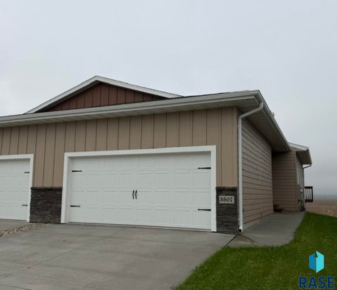 Townhouse For Sale - 3507 S Heather Avenue<br/> Sioux Falls, SD 57106