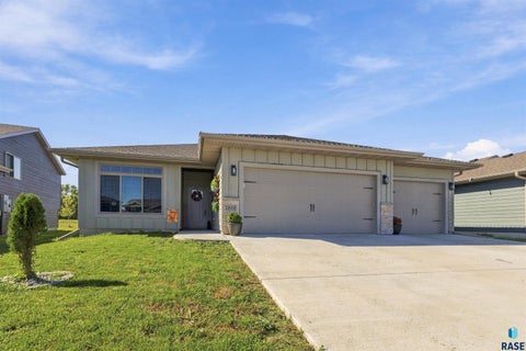 Photo of 2809 S Lana Dr, Sioux Falls, SD 57106 (MLS # 22607844)