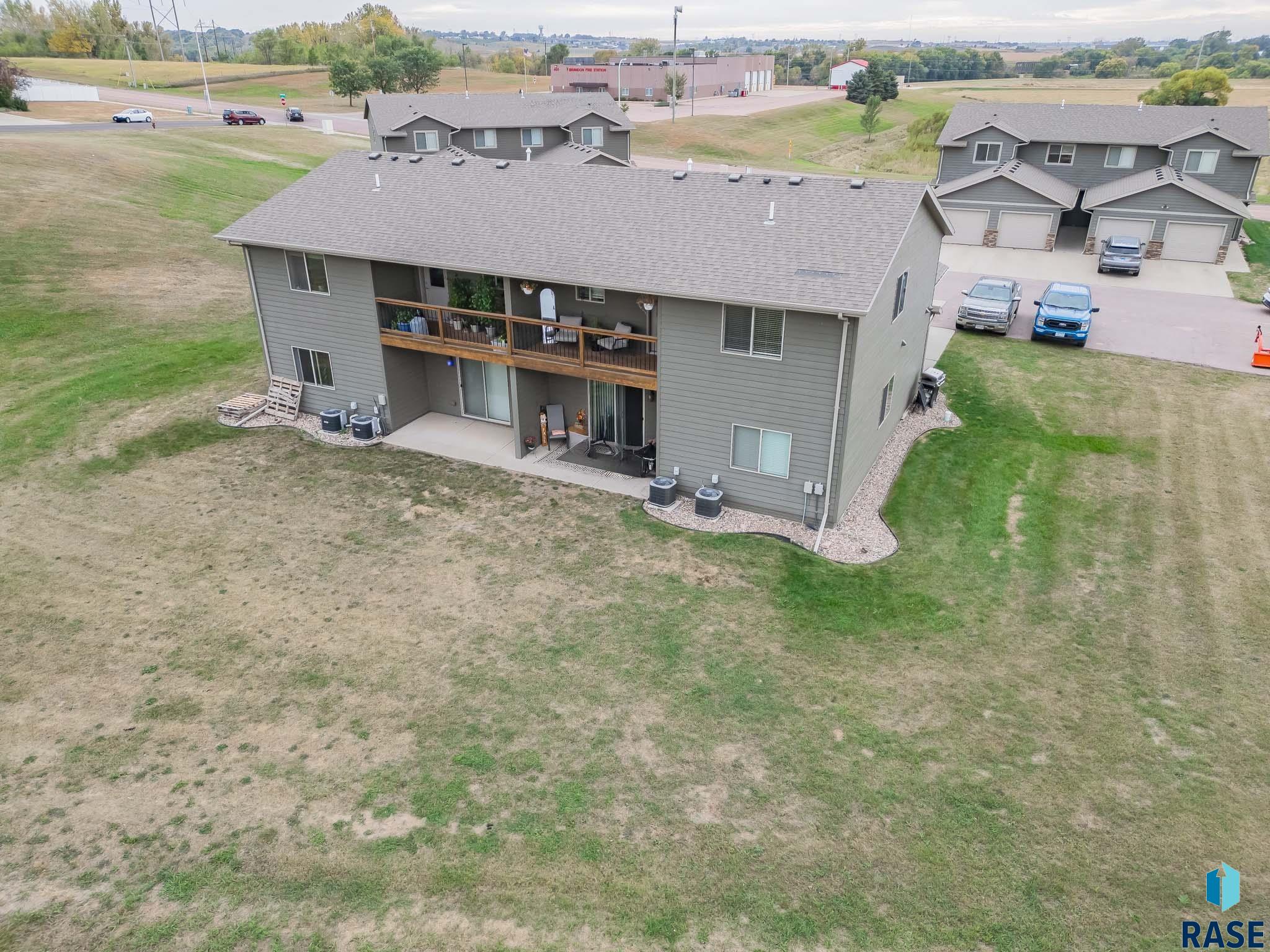 408 N Sioux Blvd