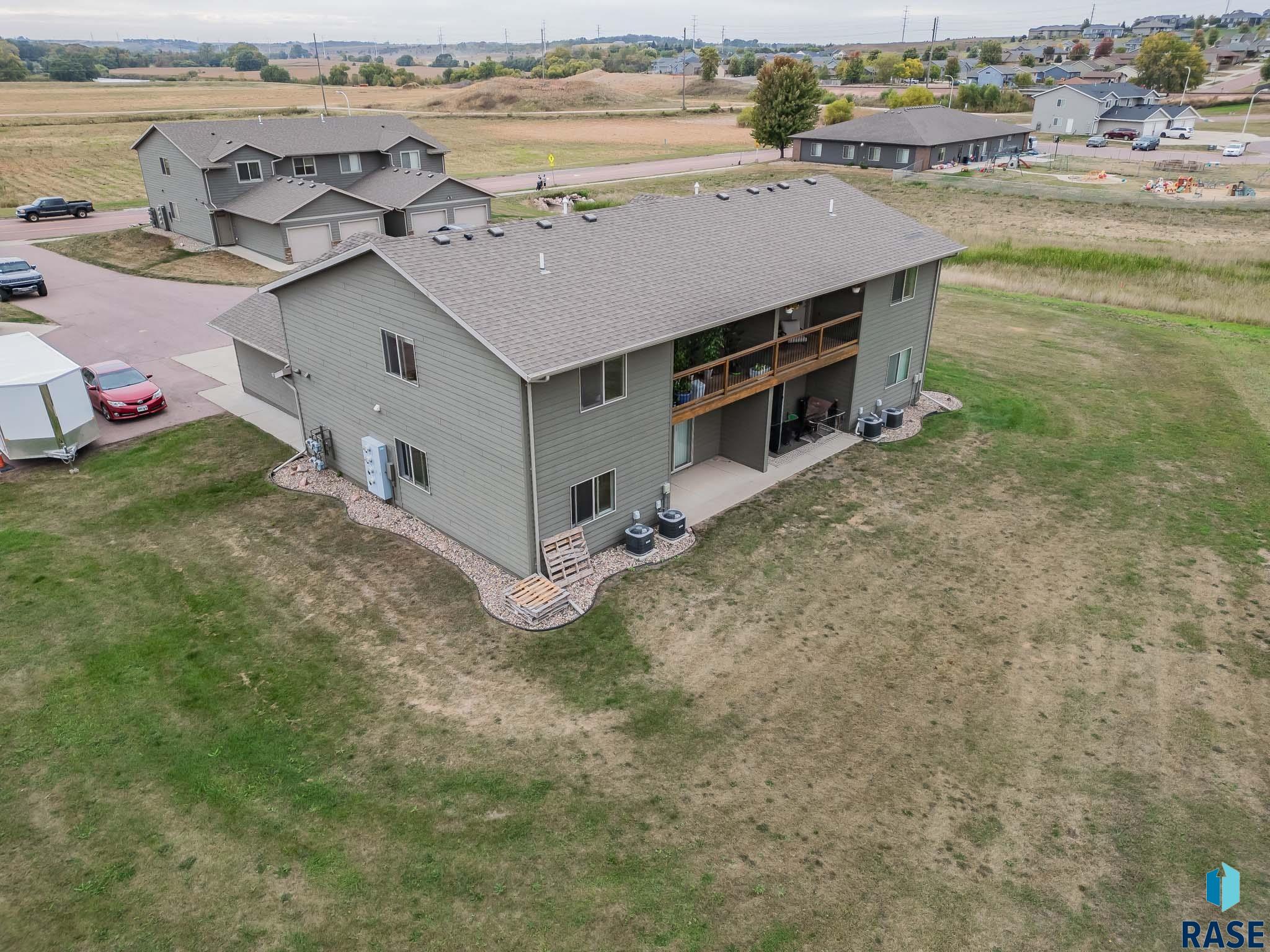 408 N Sioux Blvd