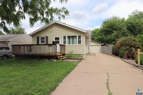 Homes For Sale - 1706 N Jessica Avenue<br/> Minnehaha County, Sioux Falls, SD 57103