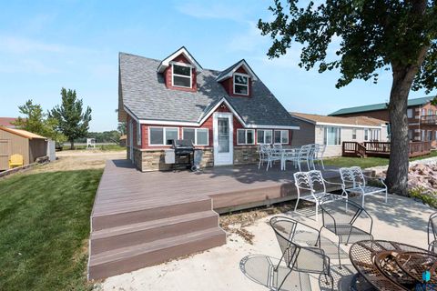 Photo of 122 N Lake Dr, Castlewood, SD 57223 (MLS # 22602367)