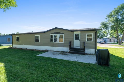 Mobile Home For Sale - 508 Bobwhite Place<br/> Sioux Falls, SD 57107