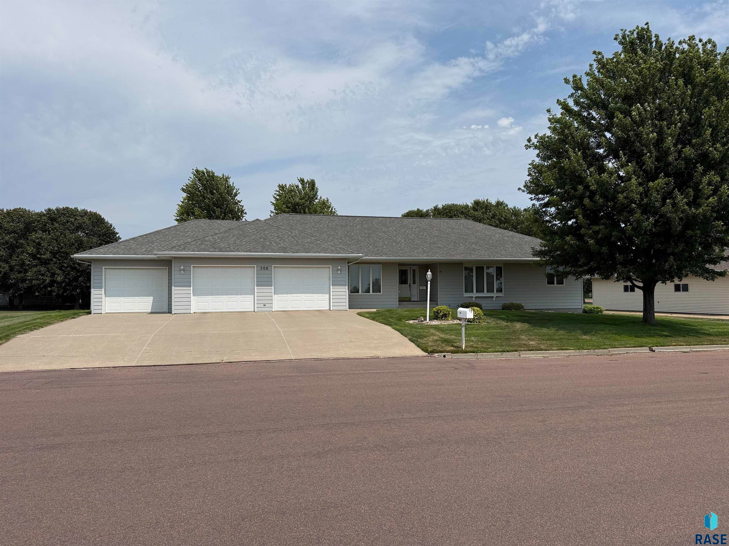 308 E Wagner St