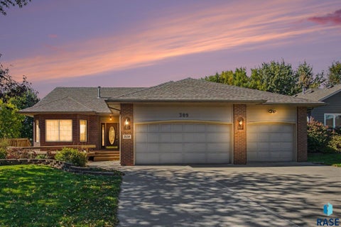 Photo of 309 N Sandberg Dr, Sioux Falls, SD 57110 (MLS # 22607992)