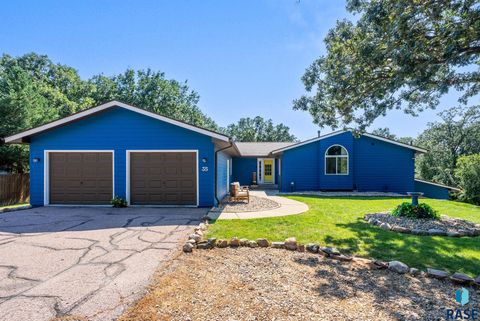 Photo of 35 N Oak Pl, Sioux Falls, SD 57110 (MLS # 22601258)