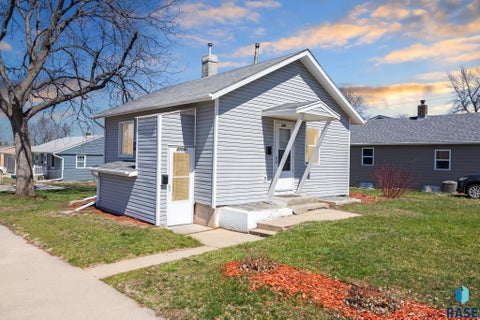 Photo of 2700 E 12th St, Sioux Falls, SD 57103 (MLS # 22606282)