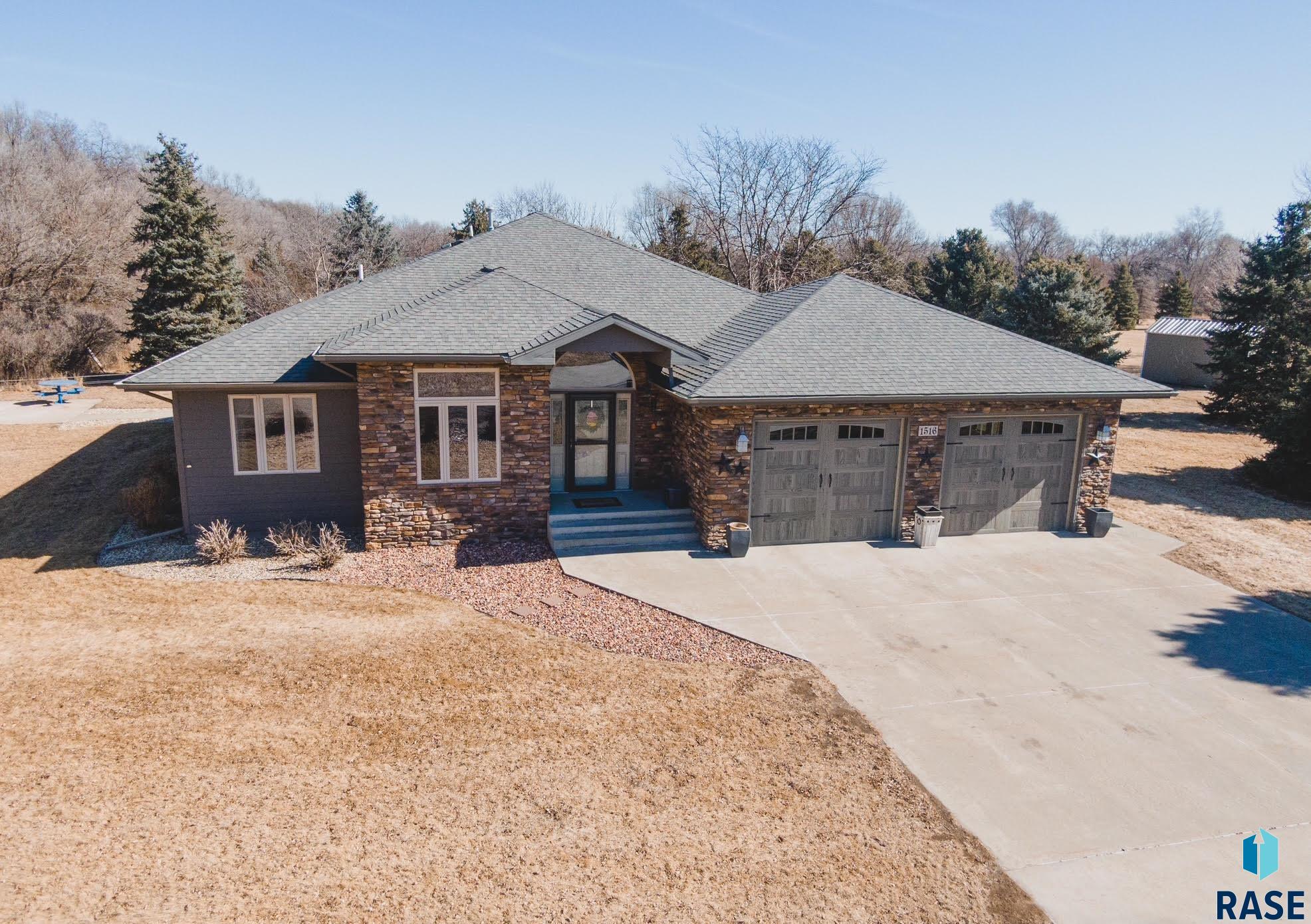 1516 Deerfield Ln