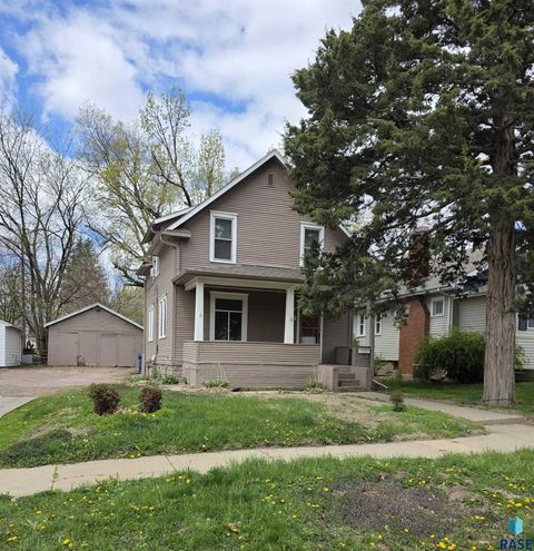 Homes For Sale - 1913 S Duluth Avenue<br/> Sioux Falls, SD 57105