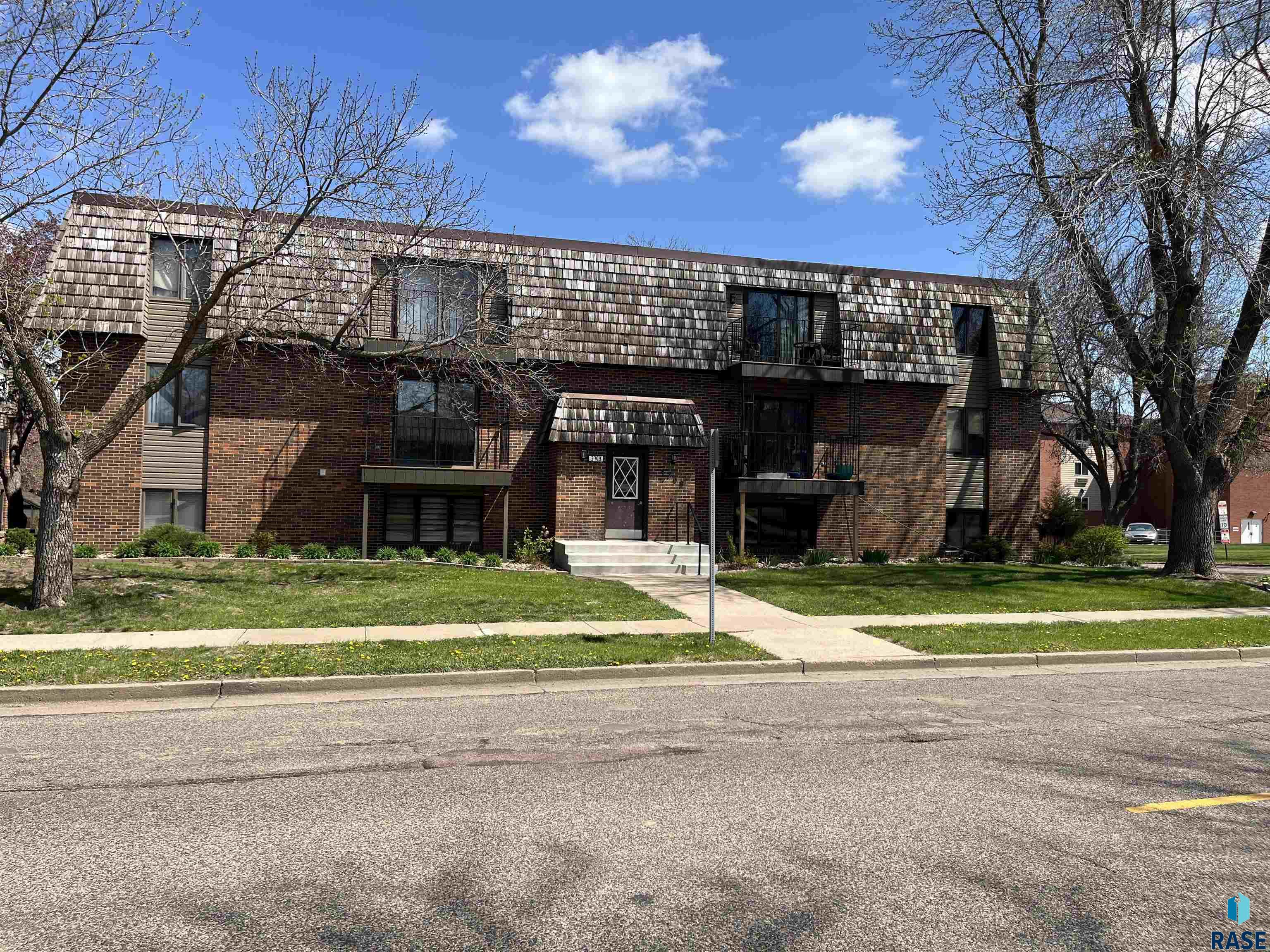Photo 1 of 10 — 3708 S Terry Ave 110, Sioux Falls, SD 57106