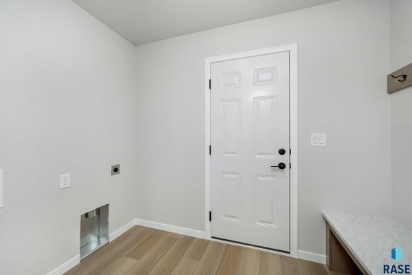 917 S MAIN ST, LENNOX, SD 57039 - Image 2ded443ff49e1613a0108ea4cd9bc6fb/2161921083
