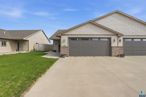Townhouse For Sale - 3804 E Brewster Street<br/> Sioux Falls, SD 57108