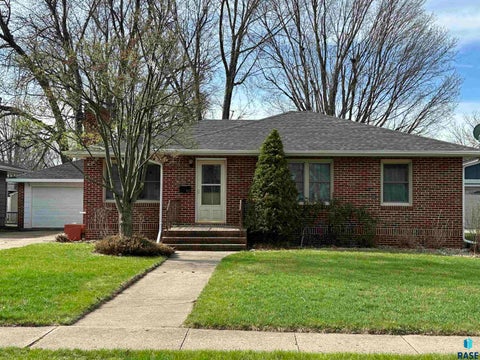 Homes For Sale - 413 W Bishop Street<br/> Luverne, MN 56156