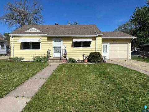 508 N Summit Ave Madison SD 57042