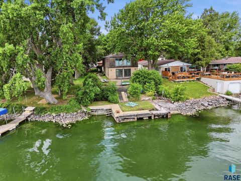 Homes For Sale - 46246 S Shore Place<br/> Minnehaha County, Hartford, SD 57033