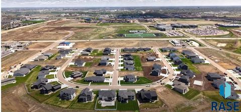 Photo of 5406 W Vision Cir, Sioux Falls, SD 57107 (MLS # 22601829)