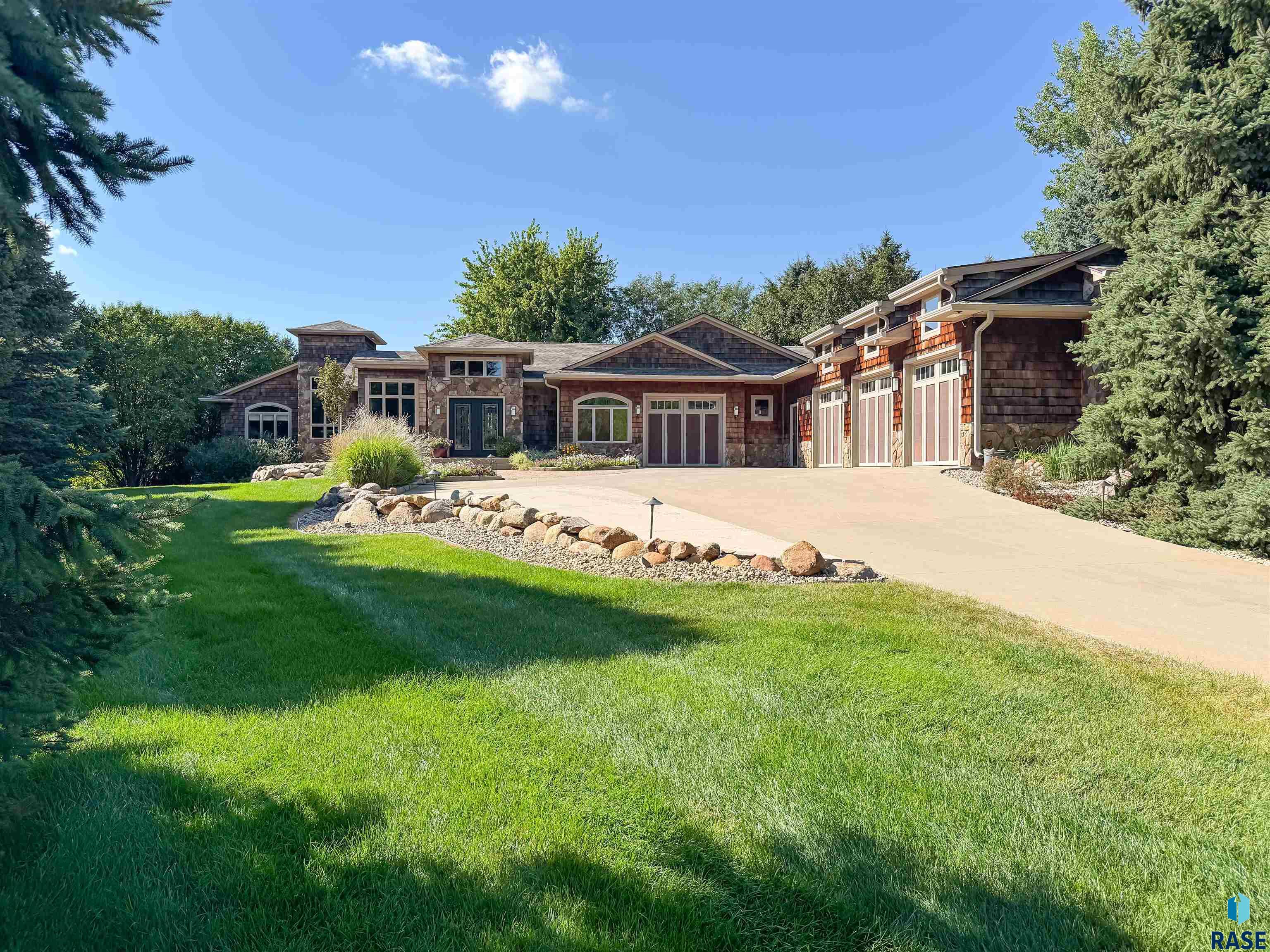 411 S Country Club Ave